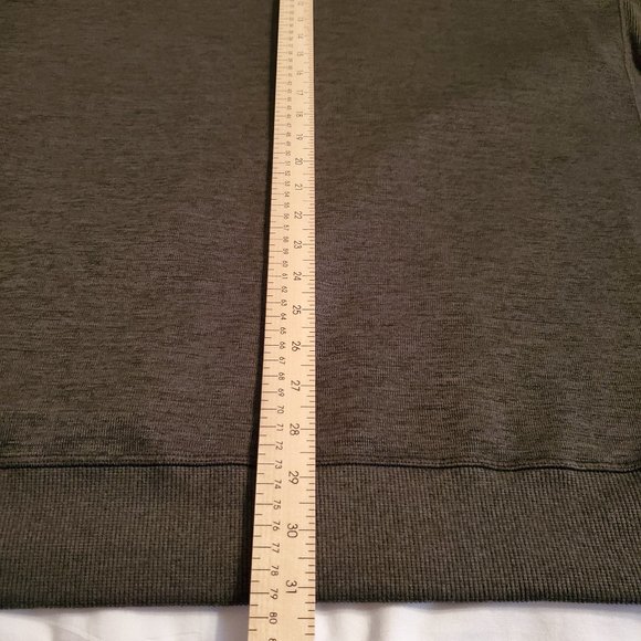 Under Amour men's V-neck long sleeves sweater 100% polyester Size 2XL. - Picture 10 of 11